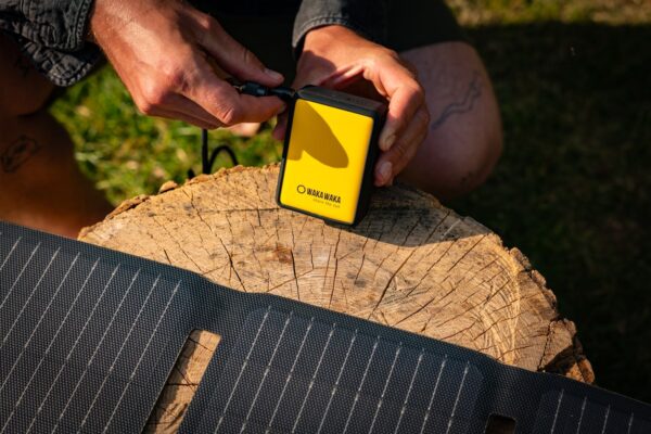 WakaWaka Powerbank Ultrasnel 20 - Afbeelding 3