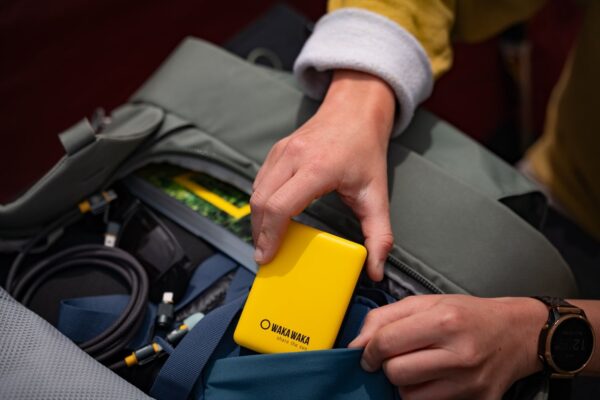 WakaWaka Powerbank Ultrasnel 20 - Afbeelding 4
